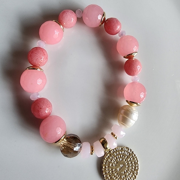 Chic Pink and Gold Beaded Bracelet - Picture 4 of 6